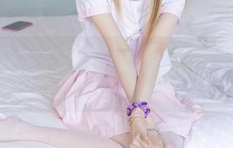 BoBoSocks袜啵啵 - 小沫与白丝的大腿袜:惹人注目的作品集和无尽资源