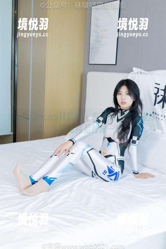 BoBoSocks袜啵啵 - 在这高清壁纸海洋里，小淳的裸足独树一帜。