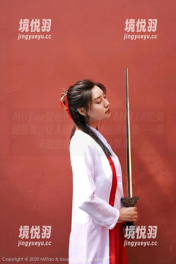 MiiTao蜜桃社 - 韵莉娜VANILLA的美腿图集，让人想定制各种腿部按摩——明天的腿控，今天的计算机！