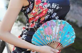 MyGirl美媛馆 - 套图《白裙》的小海臀rena,有一种无奈的青春气息,这裙子是要把谁迷倒呢?