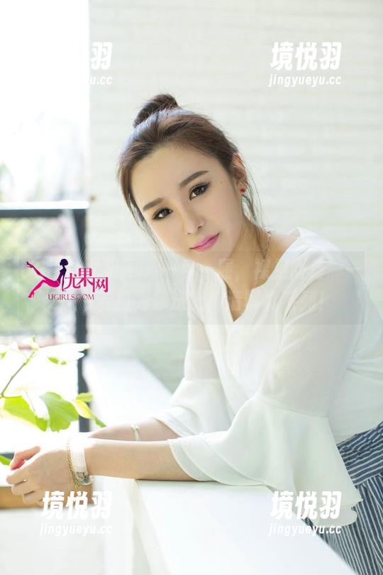 UGirls尤果网 - 一步一履，裸足而行——Zora若拉为你送上高清写真系列！
