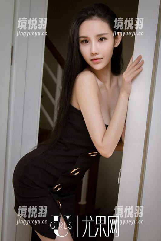 UGirls尤果网 - 信悦儿终极校园图集：哈哈，看这图像是不是在传递“我该上学还是追星”的烦恼？