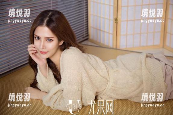 UGirls尤果网 - 齐贝贝的图包：在厨房里教你如何优雅地撒面粉！