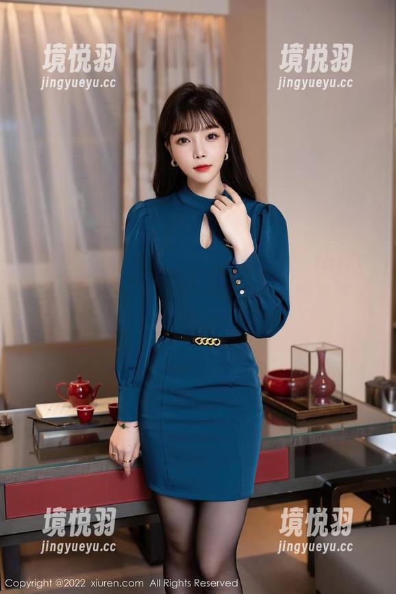 Xiuren秀人网 - 瞧瞧这个合集，fairy如歌凭借一条针织连体裙，轻松做到壁纸般的无敌气质！