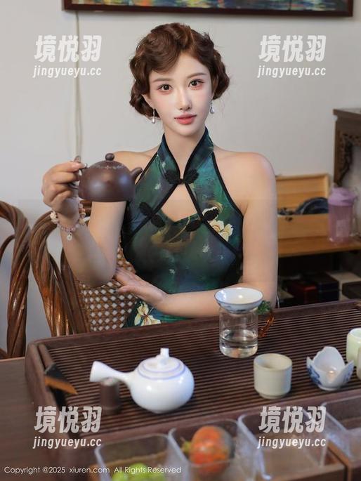 Xiuren秀人网 - 图包里的sophie余冰，白色的选择一直间接验证了我的审美趣味。