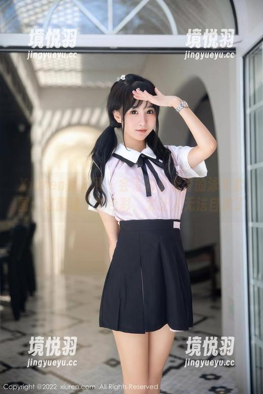 Xiuren秀人网 - 会飞的小虎牙的泳衣套图：这腰线，这色彩，太让人无法自拔了