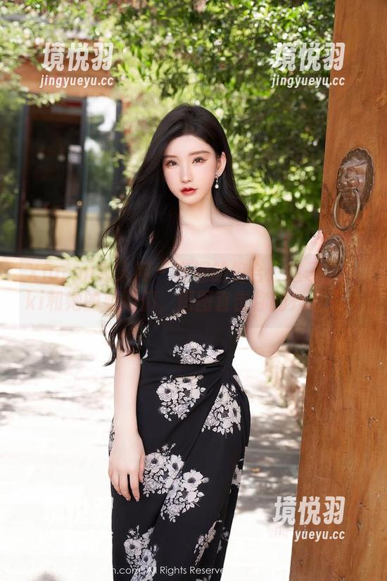 Xiuren秀人网-星子柒kiki Xiuren秀人网 - 有趣的组合:星子柒kiki和她的姐姐们,原图直击你的兴趣点!