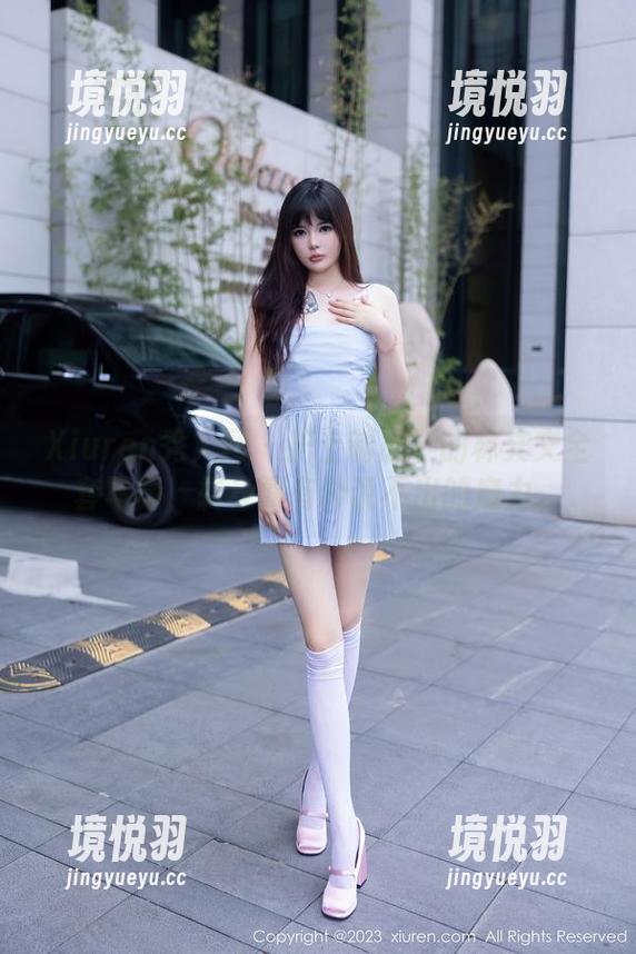 Xiuren秀人网 - 护士制服下的林文文全套写真，转身间有种说不出的魔力。
