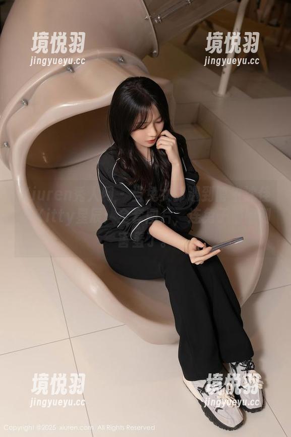 Xiuren秀人网 - 当兔女郎遇到博主沈佳熹Kitty星辰：全套图片，连兔子都感到害羞了。