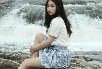 eloise软软的免费写真展现,她的美足好像在呼唤我