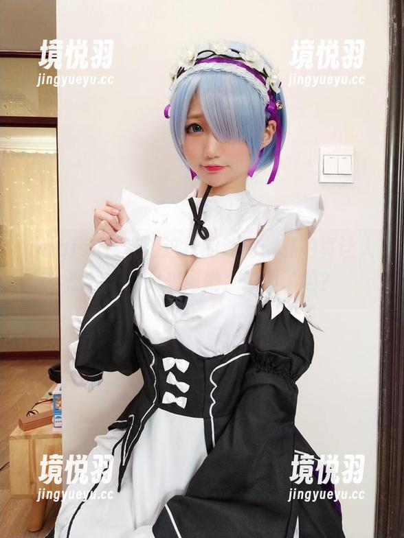 nagisa魔物喵这次的透明服私拍真让人想多了，只想问她，获利了吗？