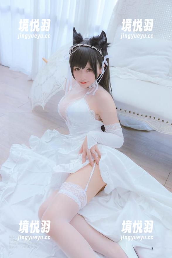 带着期待打开nyako喵子大魔王的制服图库，原图好像在召唤我？