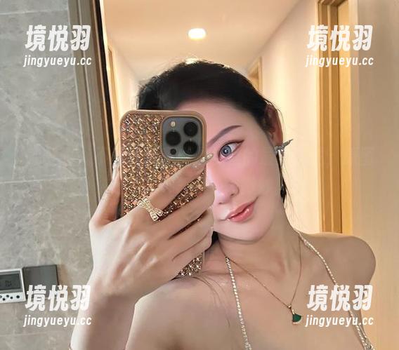 微密圈 - 不爱笑的赛琳办公室的最新探戈，原图还原，那气氛……微妙。