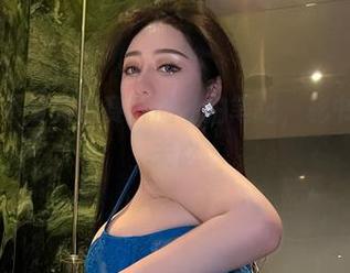 微密圈 - 不爱笑的赛琳的私拍笔记，秘书的日常小未必
