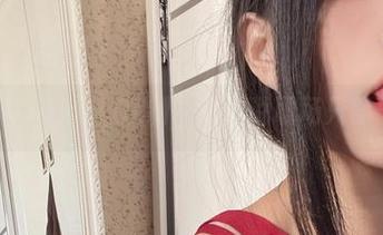 私房写真之今汐：OL制服，谁说职场只能干巴巴？
