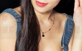 克拉女神 - 佳莹的另类奶牛写真,完全是冲着嫌弃去的,免费取悦你的眼球。