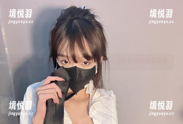 兔宝妮to 微密圈 - 兔宝妮to泳池套图:拥抱颜值与趣味共存的泳池瞬间。