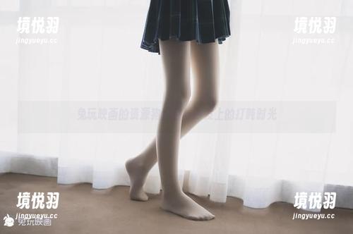 兔玩映画的资源狗：白丝沙发上的打盹时光