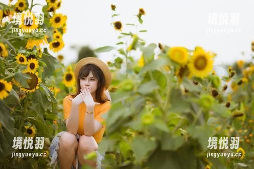 前羽_rr的表现：职业装，气场全开！无圣光，俏皮的图片即将奏响。