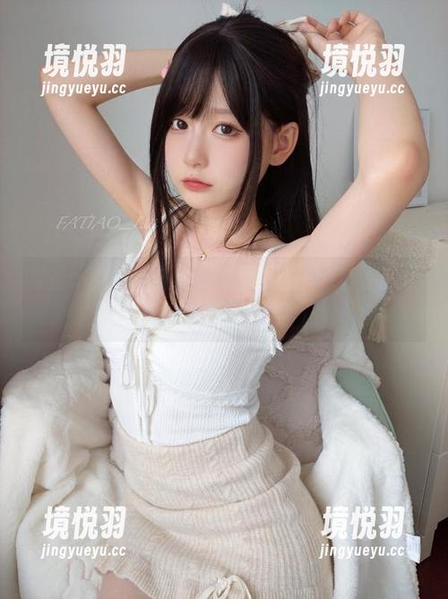 发条少女yoki的短裙秀，在线等你点开，高清亮相！