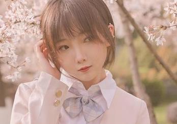 名赖弥七的夏日写真,在高清里隐藏着不为人知的小乐趣。