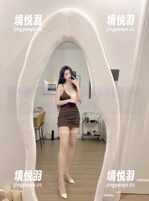 微密圈 - 海滩特辑，周妍希你的图册逻辑是：只靠风和沙子！
