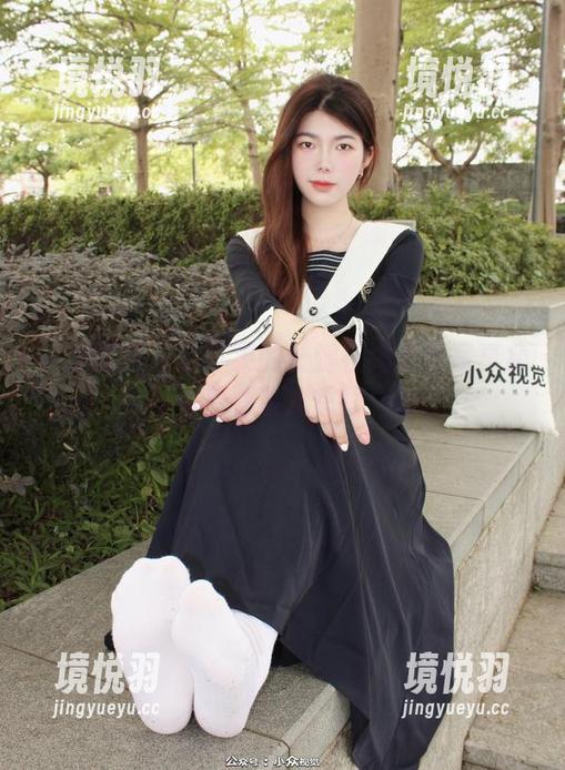 小众视觉-小苹果 小众视觉 - 小苹果的长腿在她最新写真集中,看着看着就想打个滚!