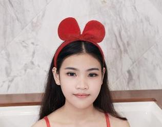 尤物馆 - Yuky伊珍的高清秘录:完美秘书范儿来了!