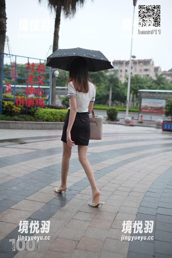 异思趣向 - 看七七全集：白裙迷人，让人想要靠近又想要远离。