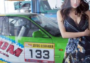 推女郎 - 穿上李丽莎的丝袜，就像拥有了一个无敌的腿部特效！合集下载中！