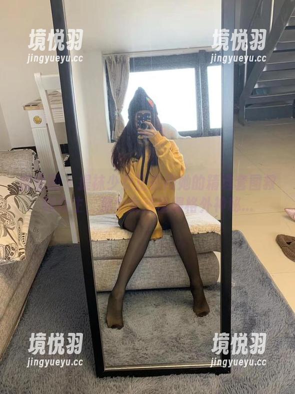 微密圈 - 提袜少女正在用她的精选套图救赎众生，那个女孩显得格外神秘...