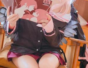 是一只熊仔吗来啦:今天的课程是cos校服完美穿搭!