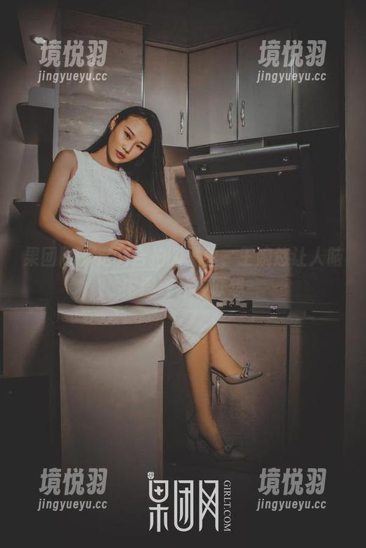 果团网 - 定制合拍的黑丝，王婉悠让人脑中浮现种种联想