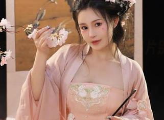 桃暖酱的某些“少女”时刻,图片别有用心