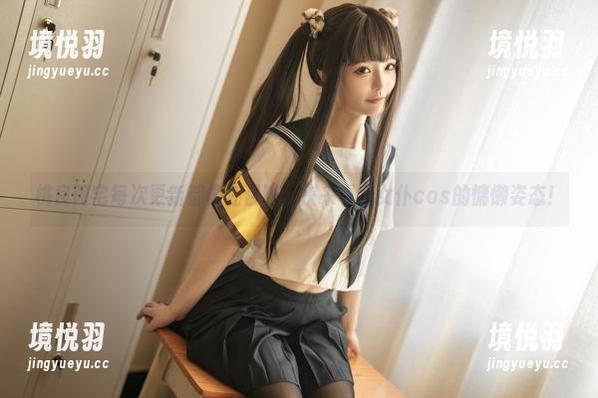 桃良阿宅每次更新都像在召唤：快来看我女仆cos的慵懒姿态！