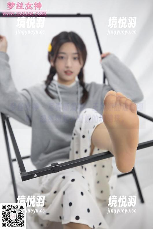 梦丝女神 - 写真新发现：王娇娇的透明图包，忽然想起小时候的玻璃珠。