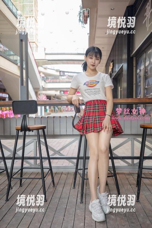 梦丝女神 - 萤仙女的最新写真，竟然让人联想到仙女的芭蕾舞呢！