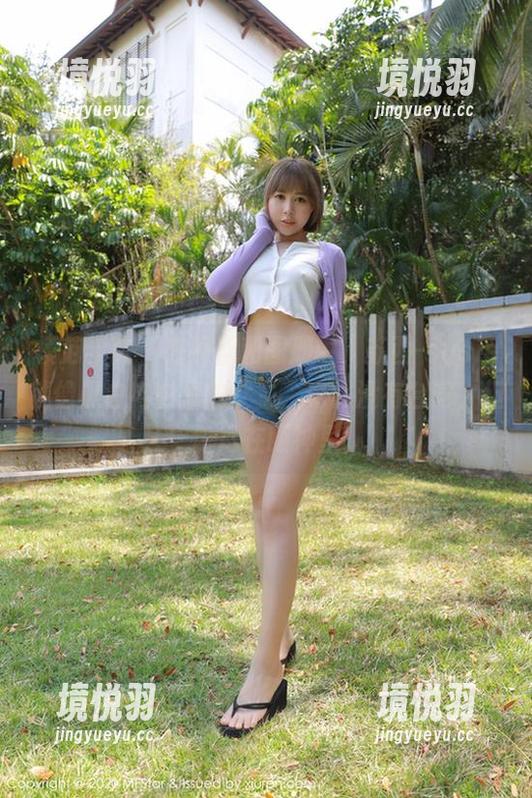 模范学院 - 在原图和图册中，苏西-susie就像黑白电影里的女主，也许没有台词，但一切尽在眼神里。