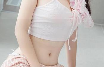 波萝社 - AngelaLee李玲在线,旗袍扮演秀的“正儿八经”与“打酱油”。