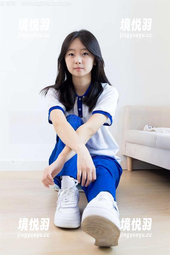 物恋传媒 - 嘟嘟的礼服合集：品味不一定好，但摄影技术牛