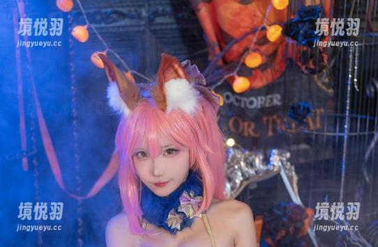 狐萝卜呦的幽灵鲨写真图册是“美丽是虾米”系列吗？瞧这姿势，鲨鱼追得上吗？