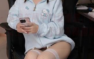 秀人网 - 私房美图中的夏雪爱,真有种穿越回来的女王气场,不得不佩服她的勇气。