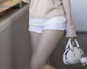 秀人网 - 奈汐酱nice少女心爆棚,私拍中的柔美与无奈