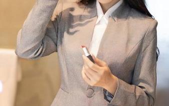 秀人网 - 幼幼写真:当我们以为运动就该是锻炼,她却给了我们另一种味道。