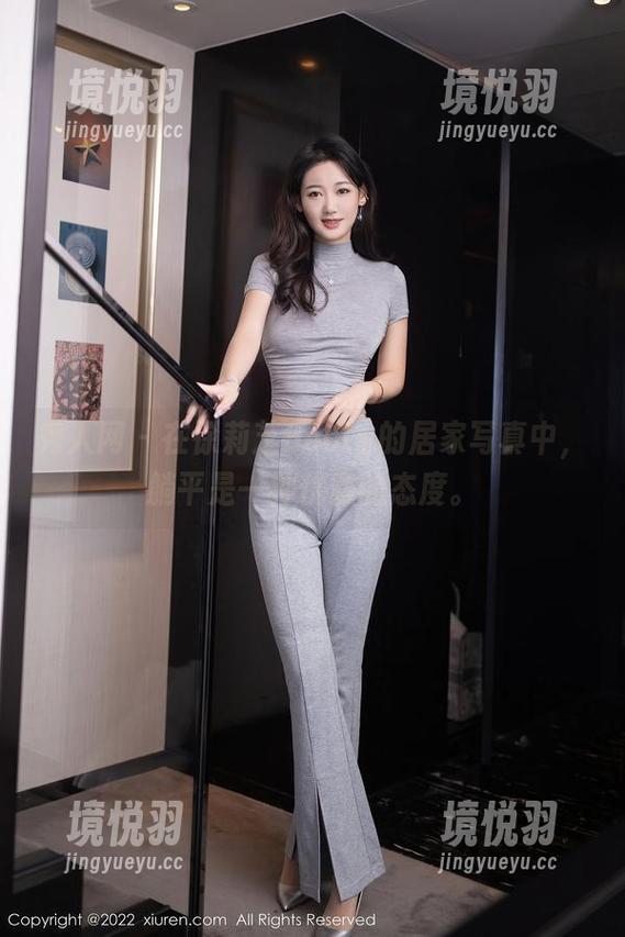 秀人网 - 在徐莉芝Booty的居家写真中，躺平是一种优雅的态度。