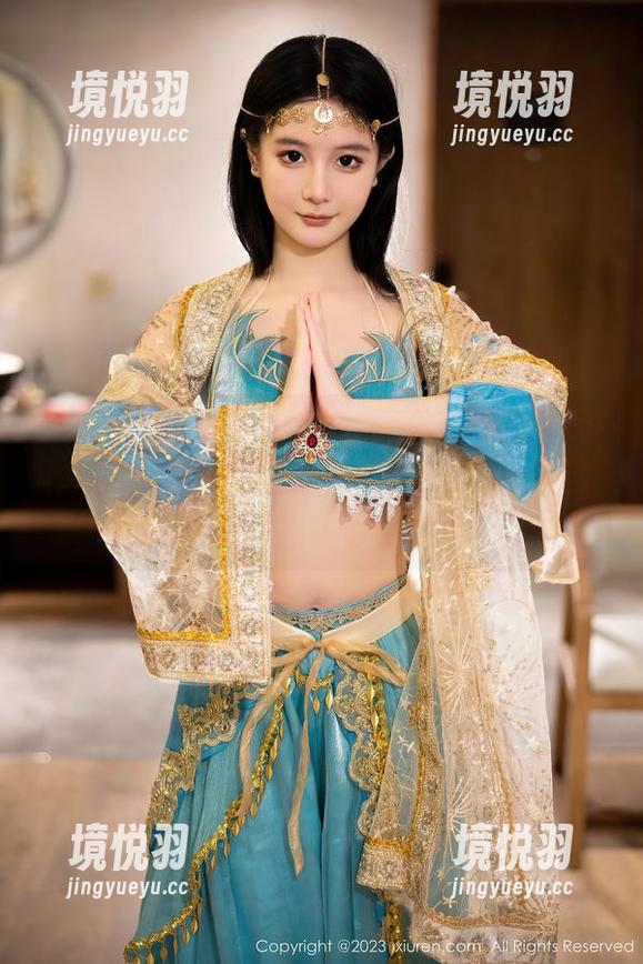 秀人网 - 徐莉芝Booty，这次户外的最新作品完全不藏着掖着，在风中发光的优雅拿捏到了。