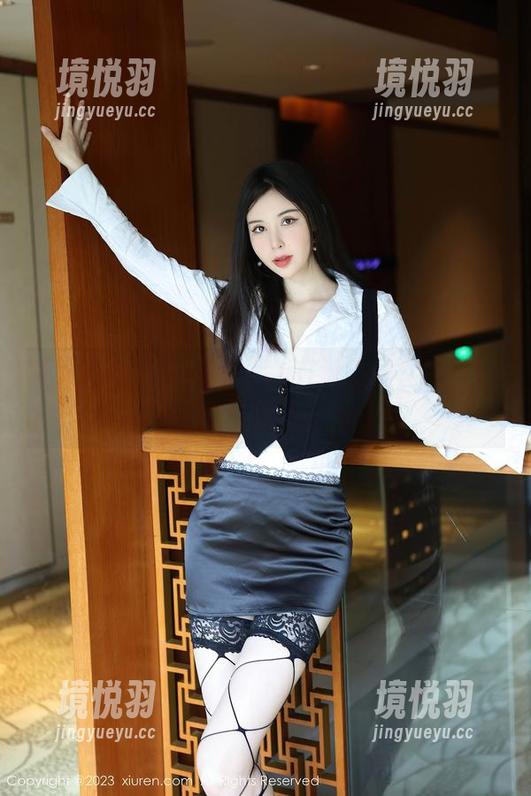 秀人网 - 徐莉芝Botty在泳池里，高清壁纸又要上天了！