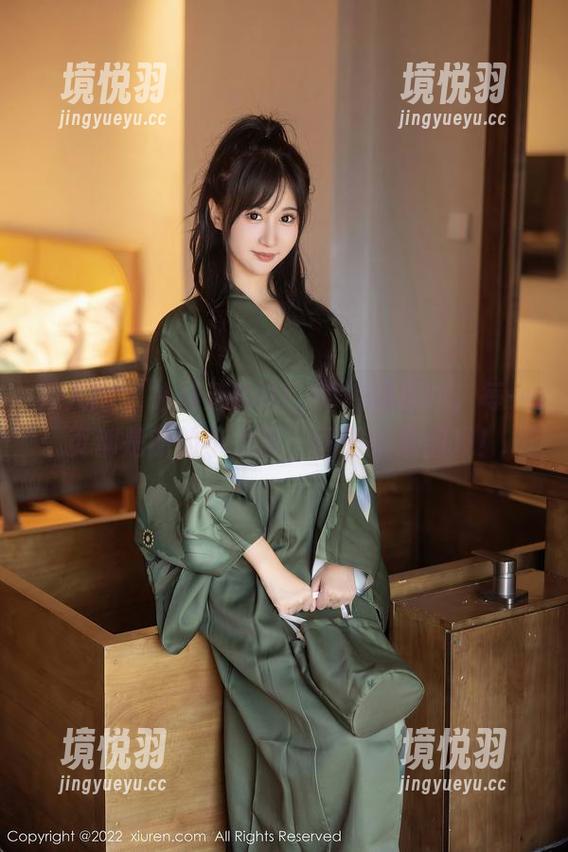 秀人网 - 徐莉芝Botty的校园探险，每一页都是新的小发现，图册快来围观！