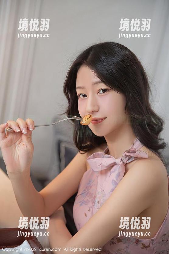 秀人网 - 每一张图片都在偷讲油田溪溪的灰丝秘密