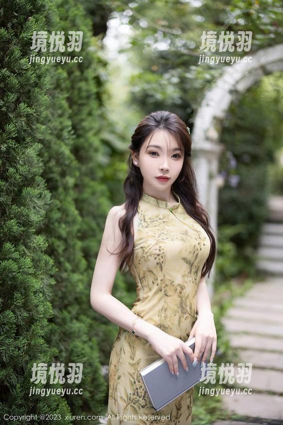秀人网 - 海南海滩写真合集，王馨瑶yanni教你如何在沙滩上“摆pose”！